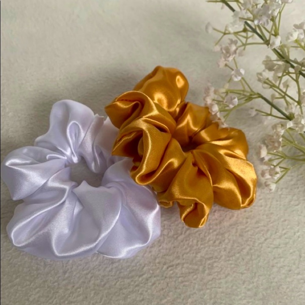 Homemade High quality Scrunchies💖🌟☺️ made with love for you!!!!🥰♥️🪴